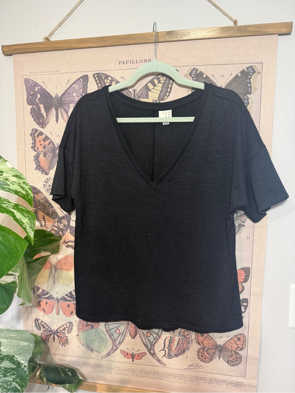 A New Day Knit Black V-Neck Women’s Short sleeve top
